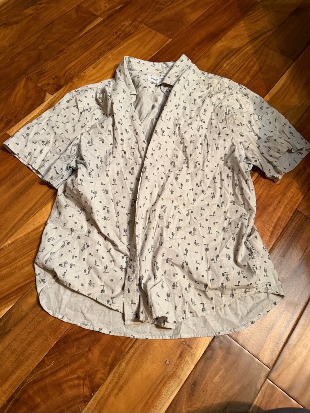 Men’s old navy cactus western desert print button up shirt. Size xxl
